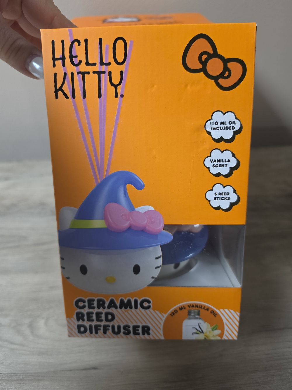 Hello Kitty Ceramic Reed Diffuser And LED Aroma Fan Bundle - Picture 7 of 9